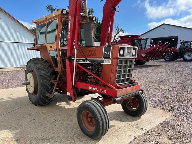 Image of International Harvester 766 equipment image 3