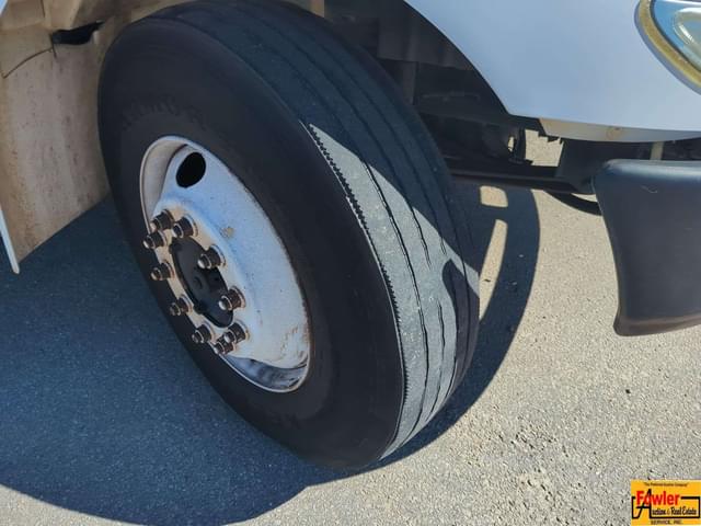 Image of International 4300 equipment image 4