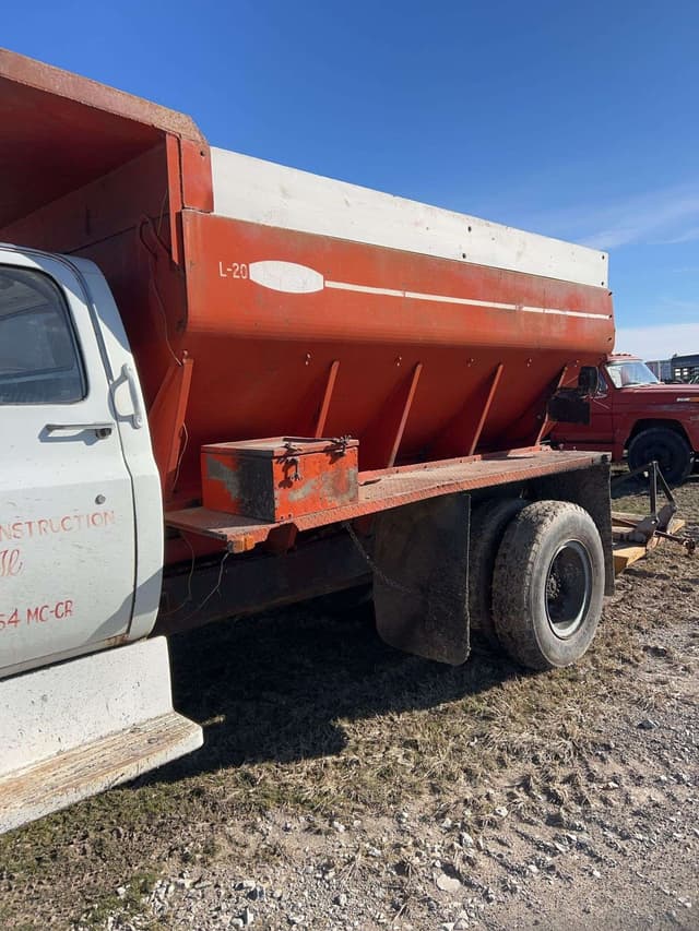 Image of GMC 7000 equipment image 3