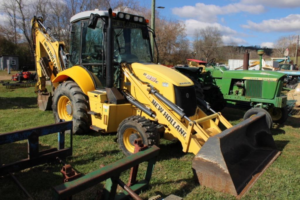 Image of New Holland B95C Primary image
