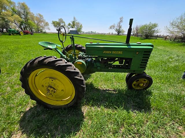 Image of John Deere H equipment image 3
