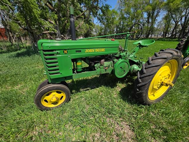 Image of John Deere H equipment image 1