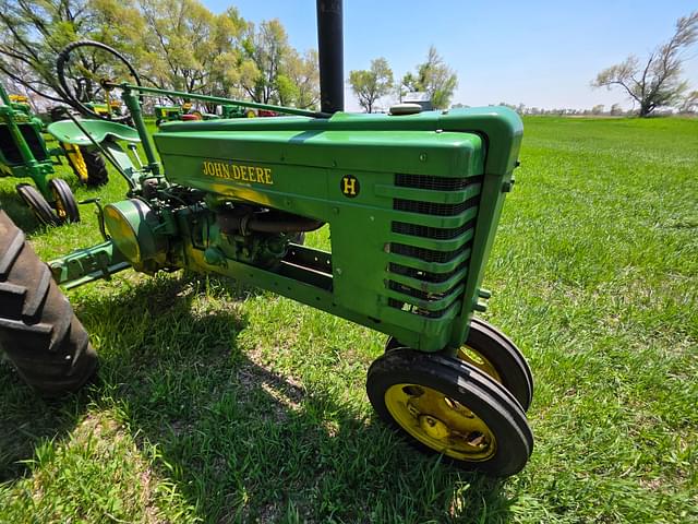 Image of John Deere H equipment image 4