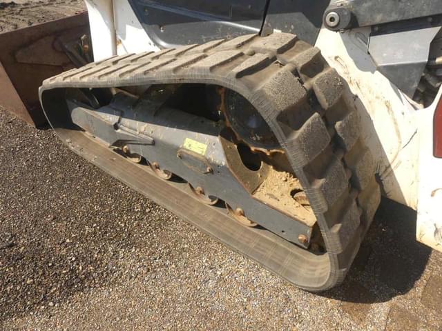 Image of Bobcat T76 equipment image 4
