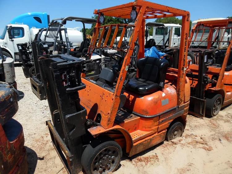 Toyota 42-6FGCU25 Equipment Image0