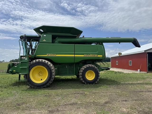 Image of John Deere 9760 STS equipment image 2