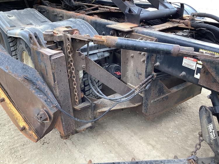 Main image Mack GU 31
