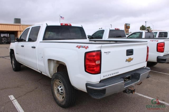 Image of Chevrolet 2500HD equipment image 3