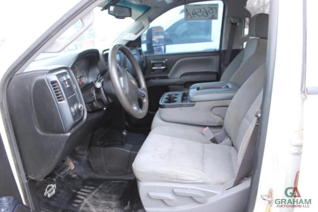 Image of Chevrolet 2500HD equipment image 4