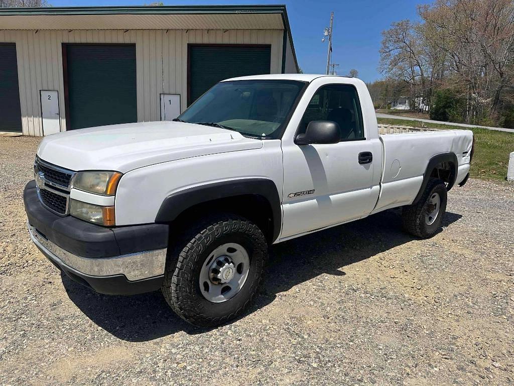 Image of Chevrolet 2500HD Primary image