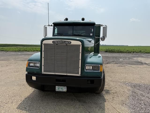 Image of Freightliner FLD120 equipment image 3