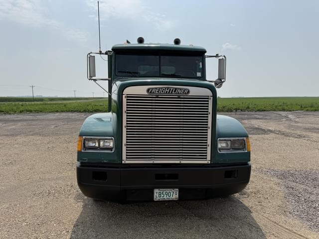 Image of Freightliner FLD120 equipment image 4