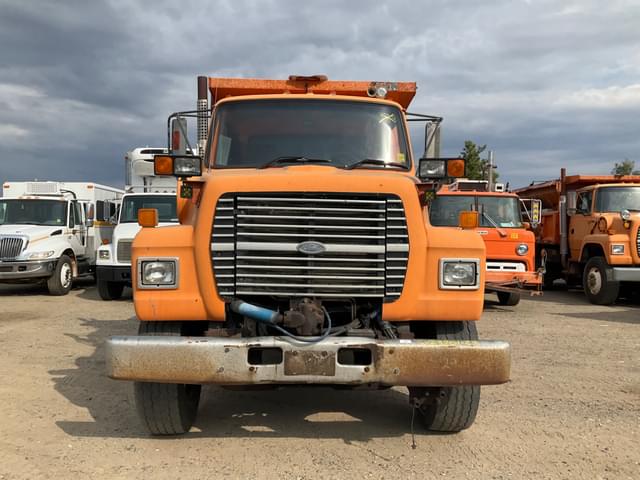 Image of Ford F-8000 equipment image 1
