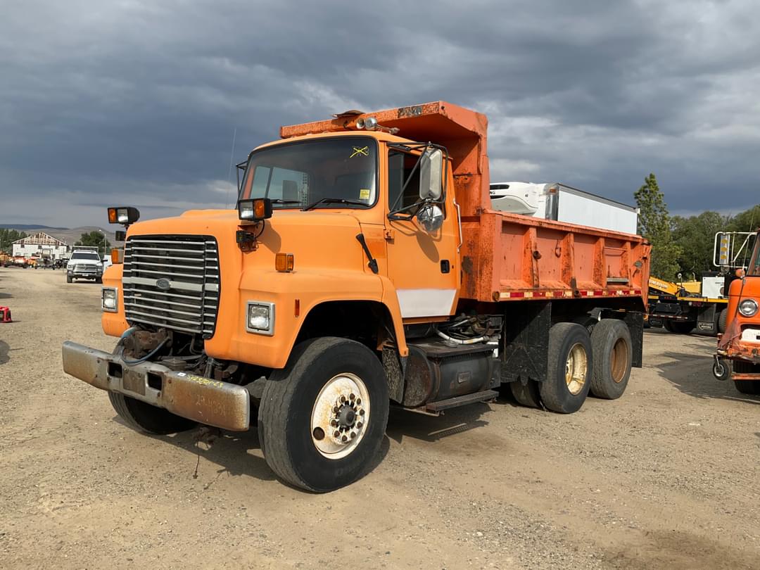 Image of Ford F-8000 Primary image