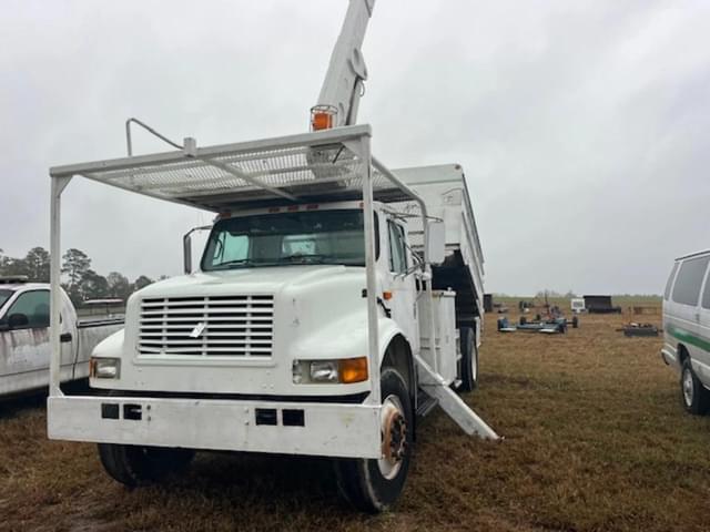 Image of International 4700 equipment image 4