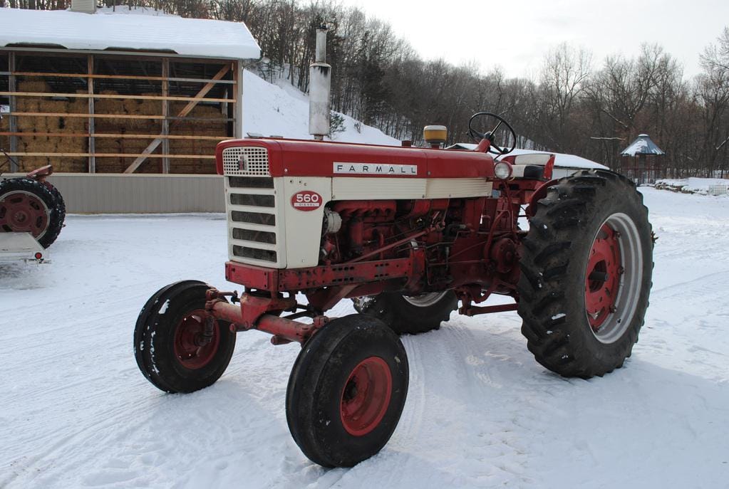 Main image International Harvester 560