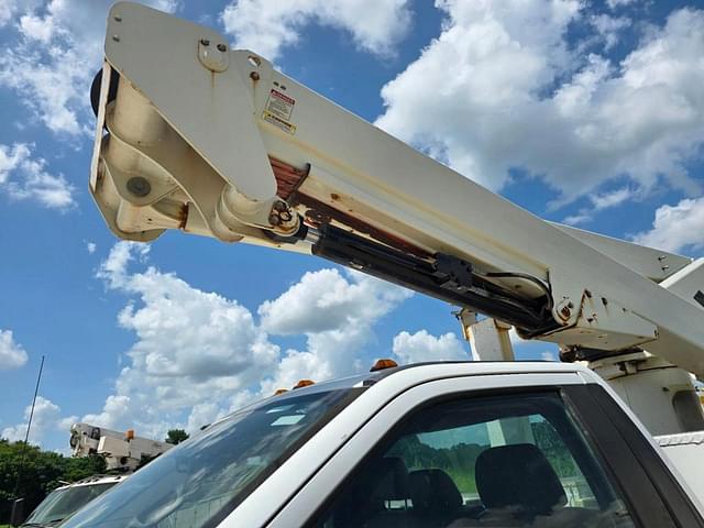 Image of Ford F-550 equipment image 1