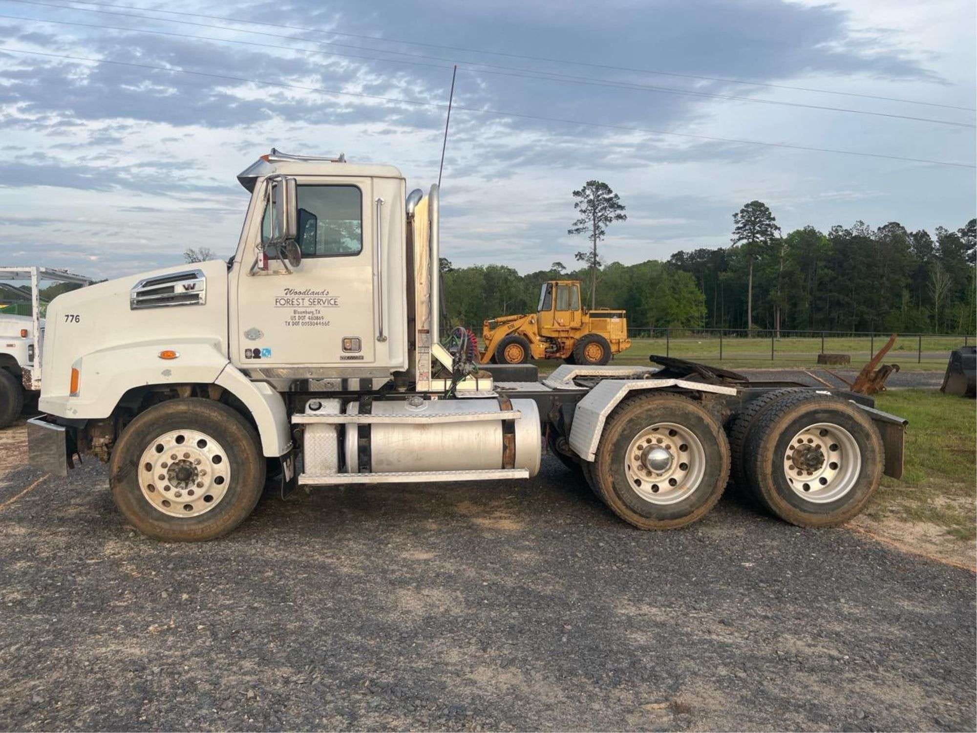 2019 Western Star 4700SB Equipment Image0