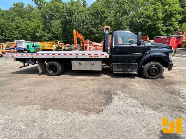 Image of Ford F-650 equipment image 3