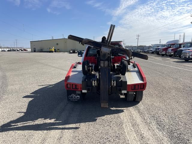 Image of Ford F-450 equipment image 3