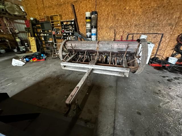 Image of John Deere Van Brunt equipment image 2
