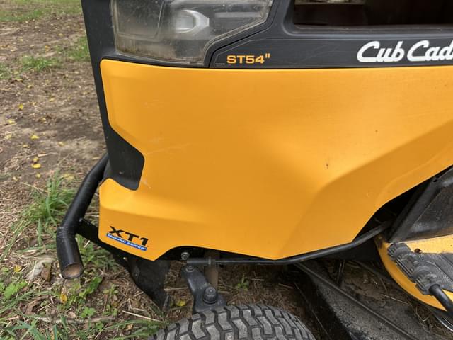 Image of Cub Cadet XT1 equipment image 2