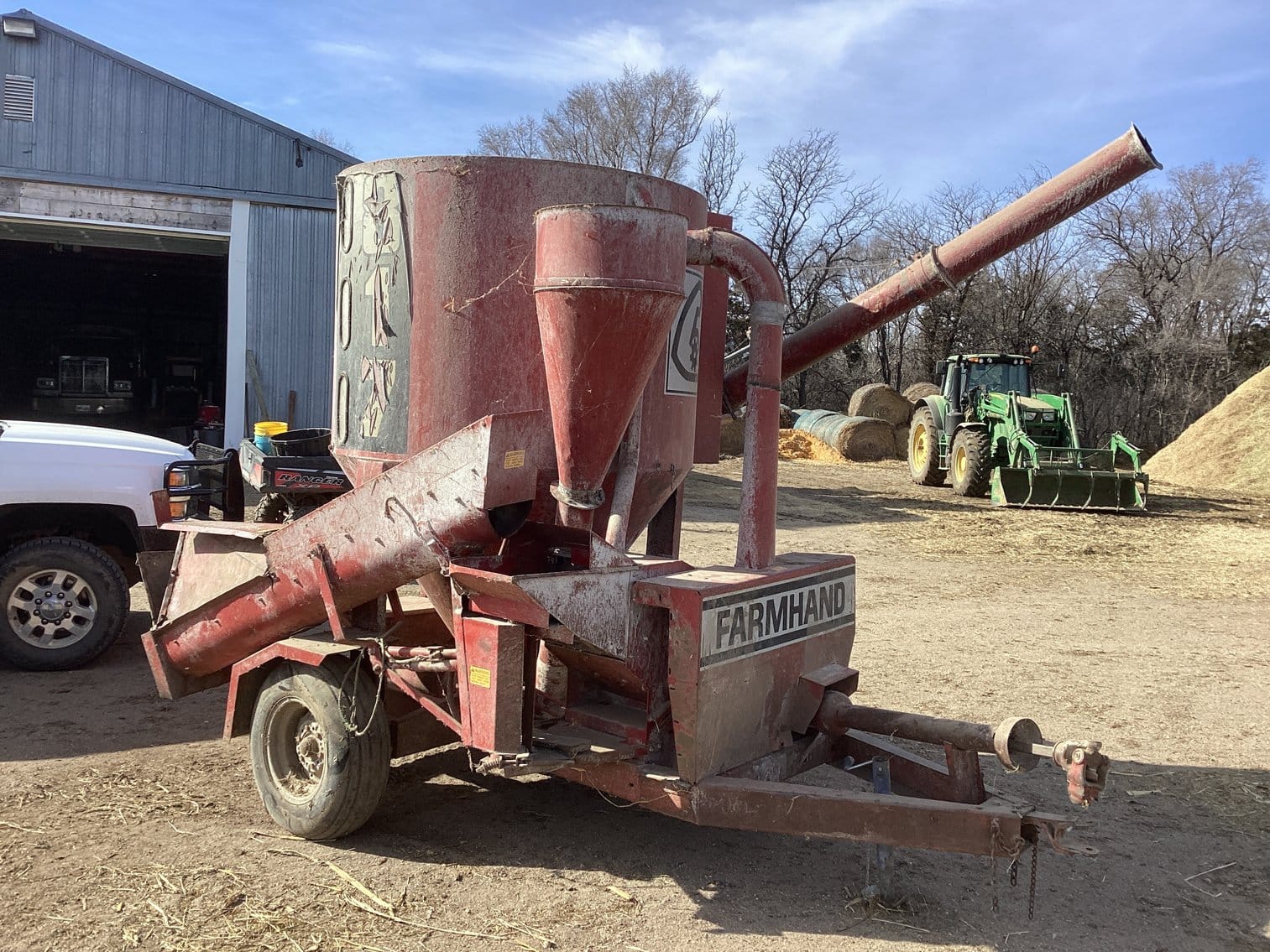 Farmhand 817 Equipment Image0