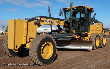Main image John Deere 672G