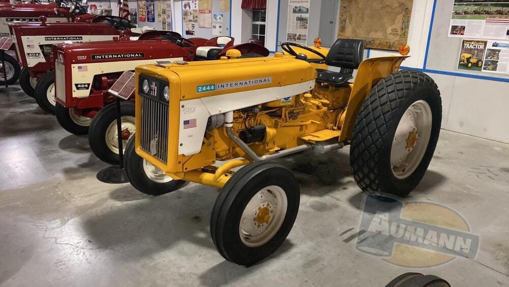 Main image International Harvester 2444