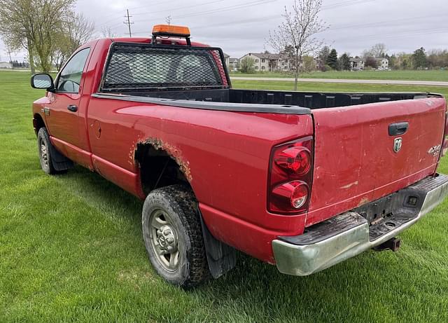 Image of Dodge Ram 2500 equipment image 4