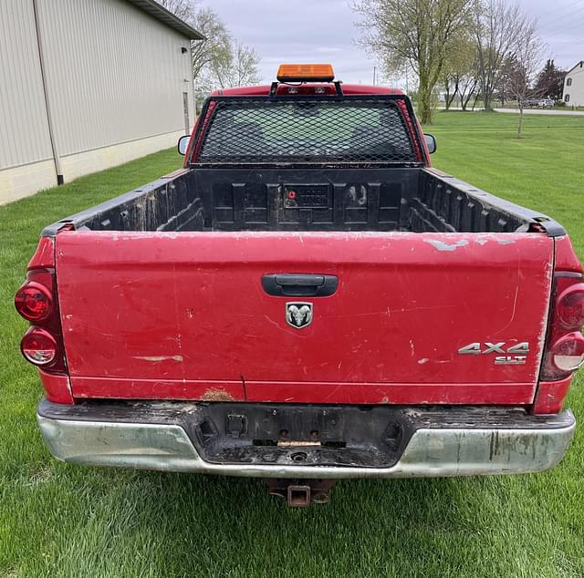 Image of Dodge Ram 2500 equipment image 3