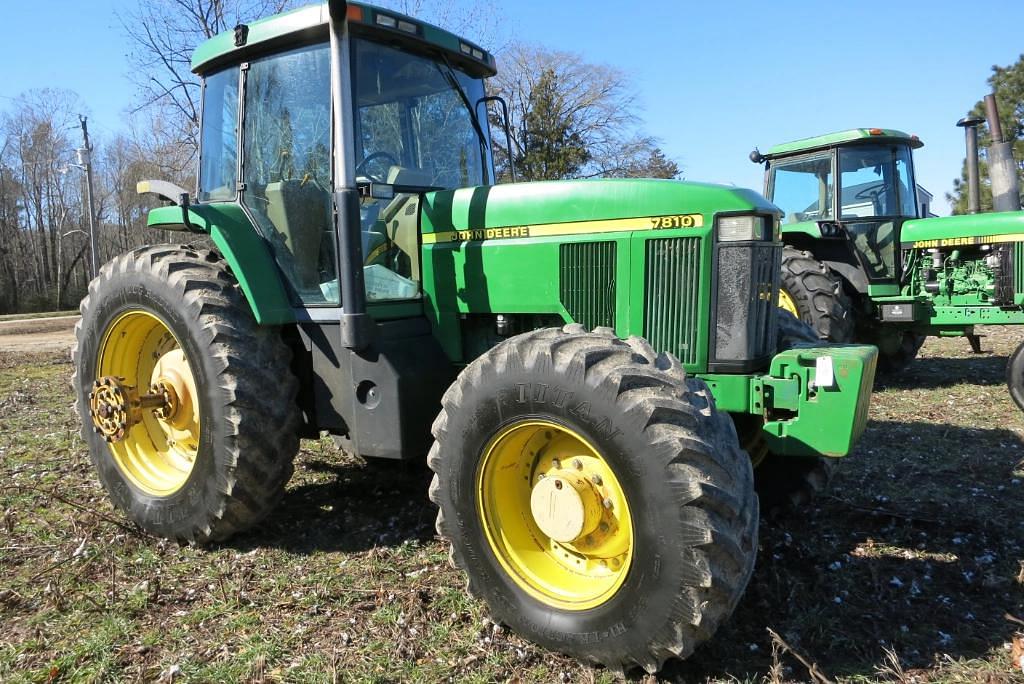 Image of John Deere 7810 Primary image