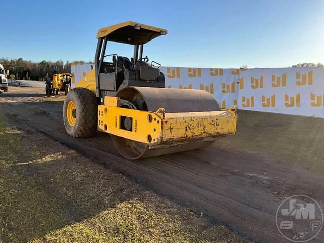 Image of Bomag BW211D-50 equipment image 2