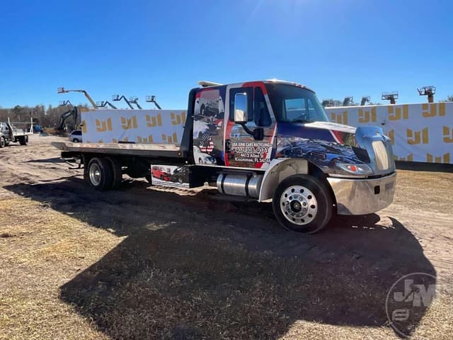 Image of International 4300 equipment image 2