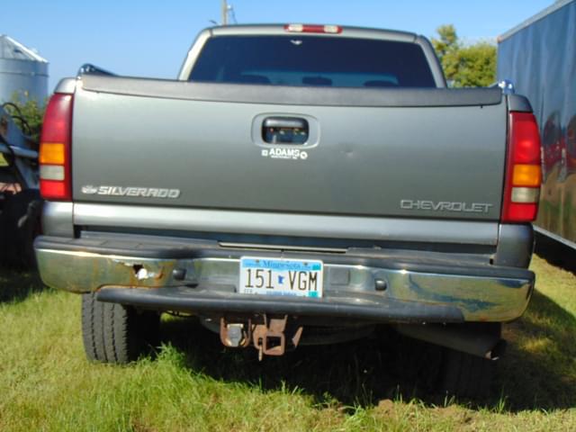 Image of Chevrolet 2500HD equipment image 3