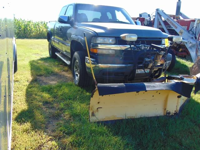 Image of Chevrolet 2500HD equipment image 1