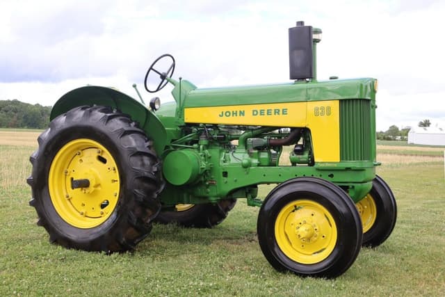 Image of John Deere 630 equipment image 1