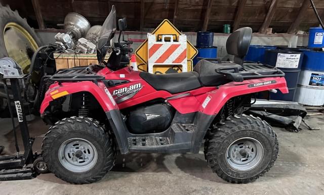 Image of Can-Am Outlander equipment image 1
