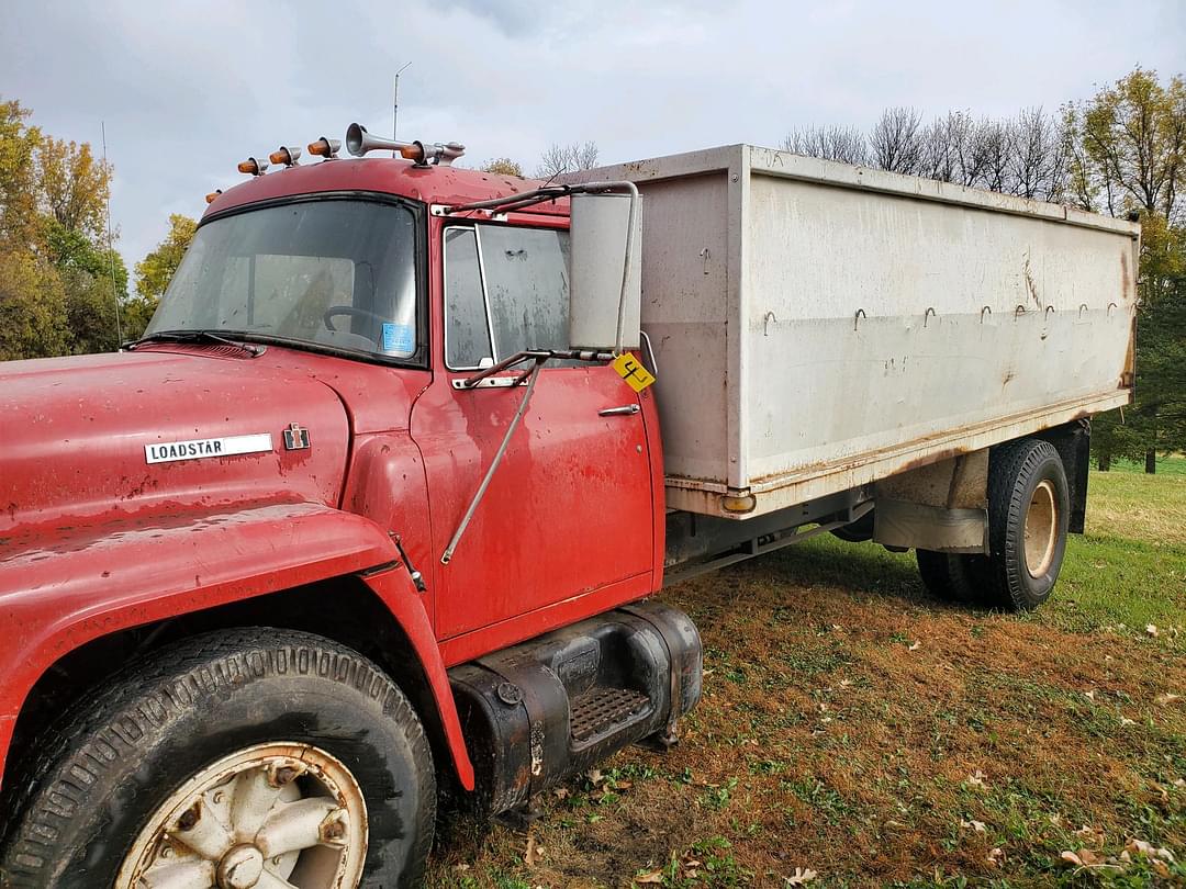 Image of International Loadstar 1800 Primary image