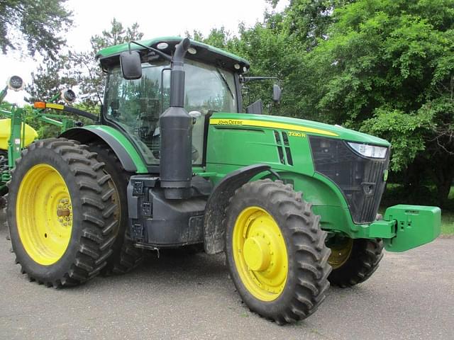 Image of John Deere 7230R equipment image 3