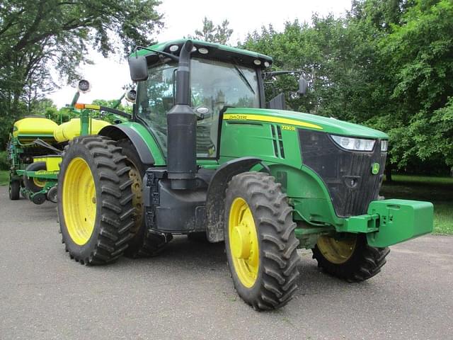 Image of John Deere 7230R equipment image 4