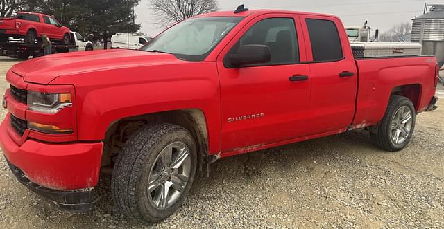 Image of Chevrolet Silverado equipment image 1