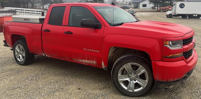 Image of Chevrolet Silverado equipment image 3