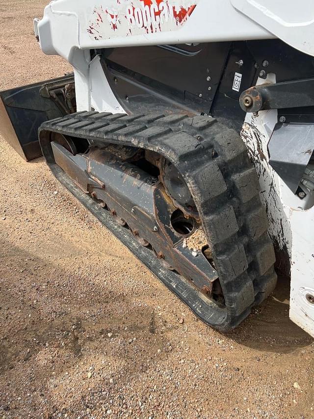 Image of Bobcat T66 equipment image 4
