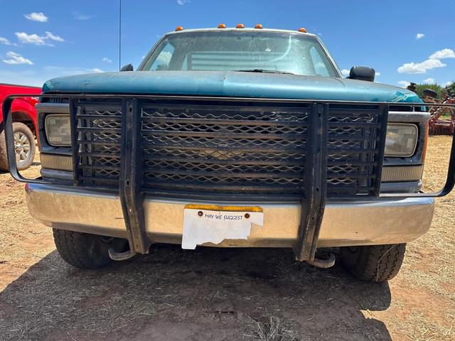 Image of Chevrolet 3500 equipment image 4