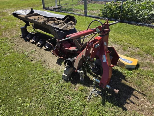 Image of New Holland H6740 equipment image 1