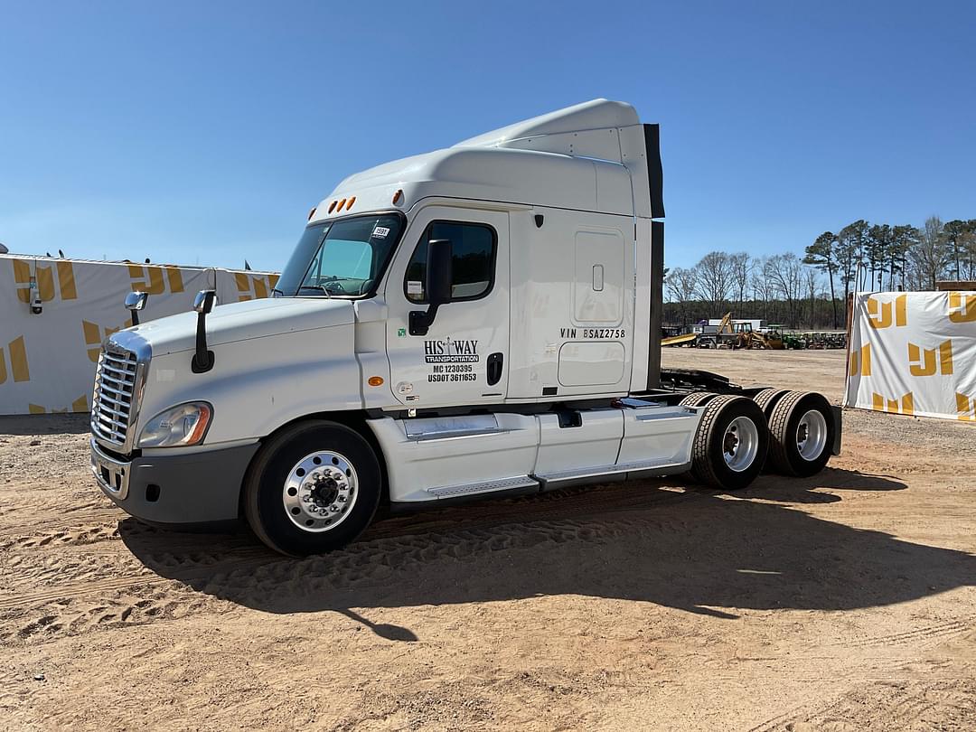 Image of Freightliner Cascadia Primary image