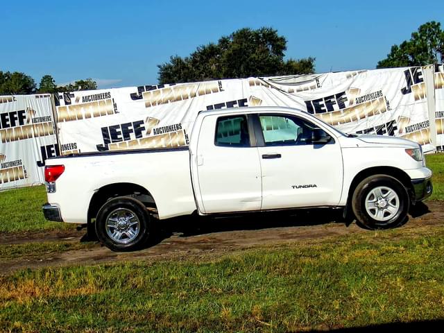Image of Toyota Tundra equipment image 3