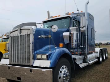 Main image Kenworth W900