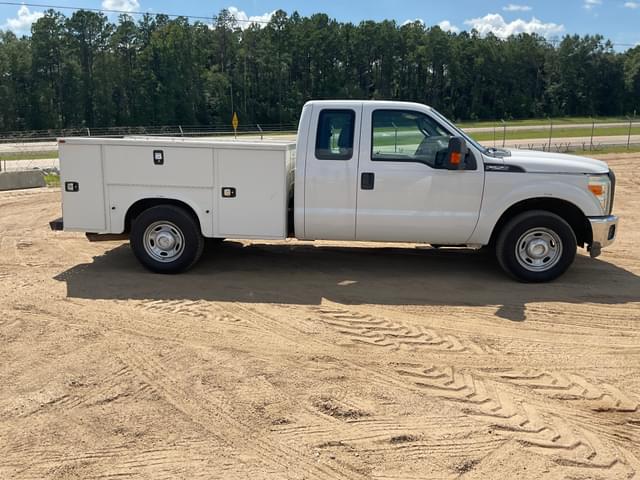 Image of Ford F-250 equipment image 3
